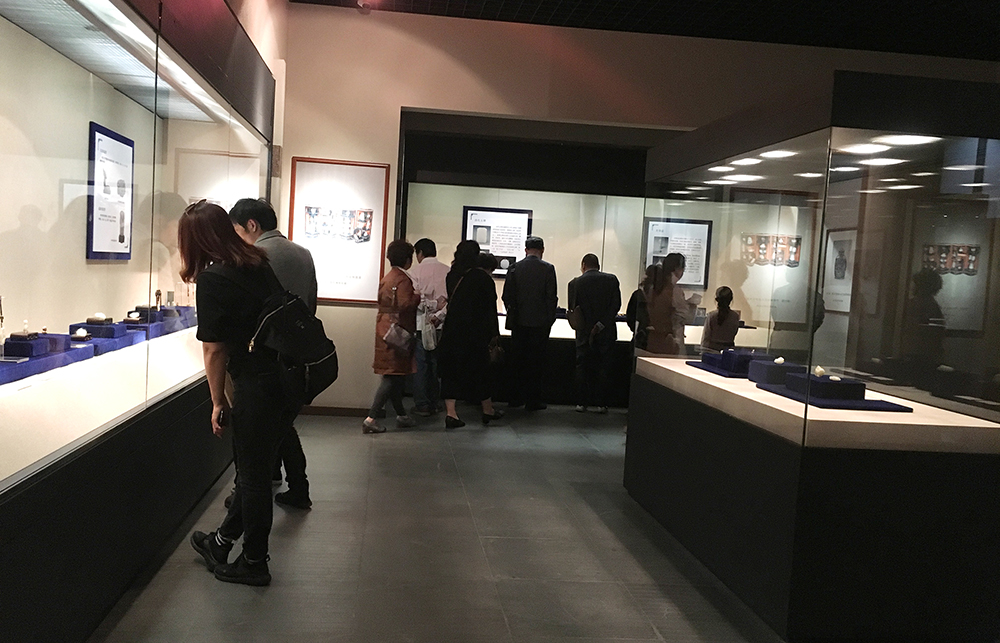 展览2-2.jpg