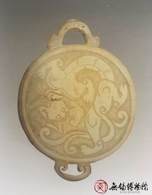 08 白玉蟠螭纹饰片.JPG