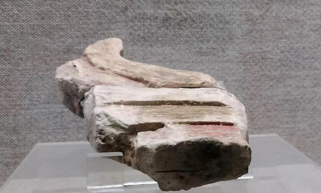 汉 鸱尾 南越王宫博物馆 藏.jpg