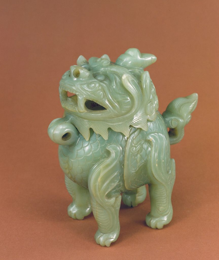 明 青玉甪端熏炉 故宫博物院藏.jpg