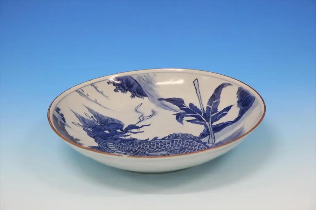 青花麒麟芭蕉纹瓷盘1.jpg