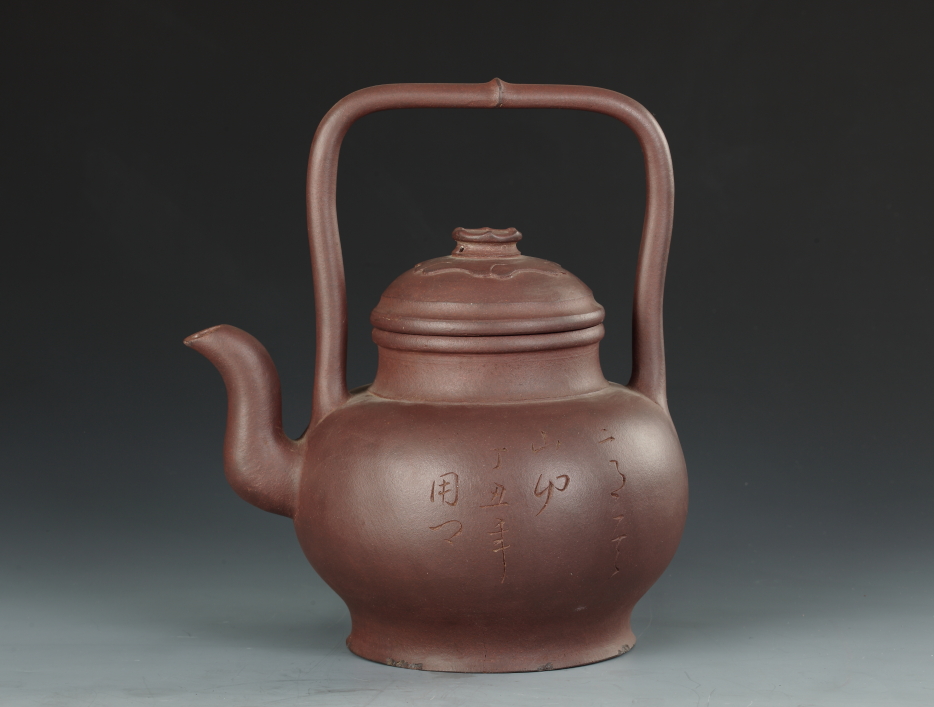 H2 903明陈用卿制提梁壶.JPG