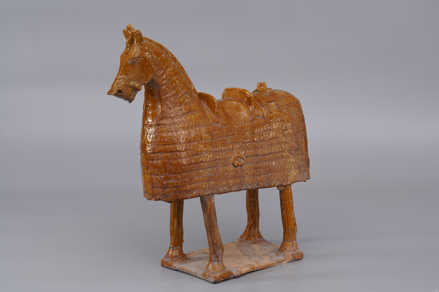 十六国黄褐釉陶铠甲马 咸阳市文物考古研究所藏fb.jpg