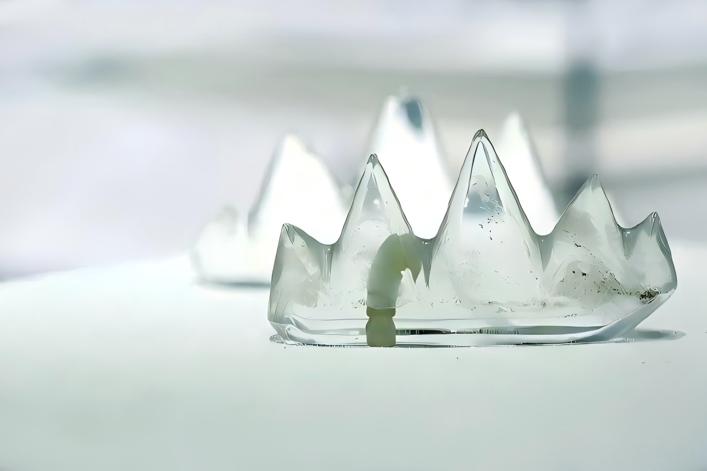 南宋 水晶笔架 诸暨市博物馆藏.jpg