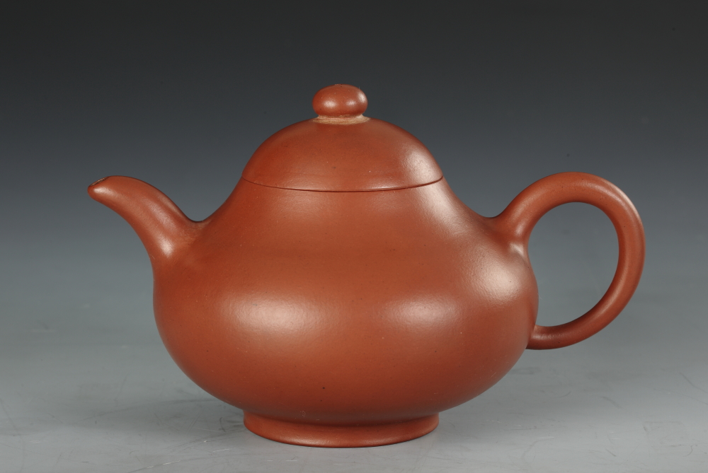H2 907民国顾景洲制紫砂梨形朱泥壶.JPG